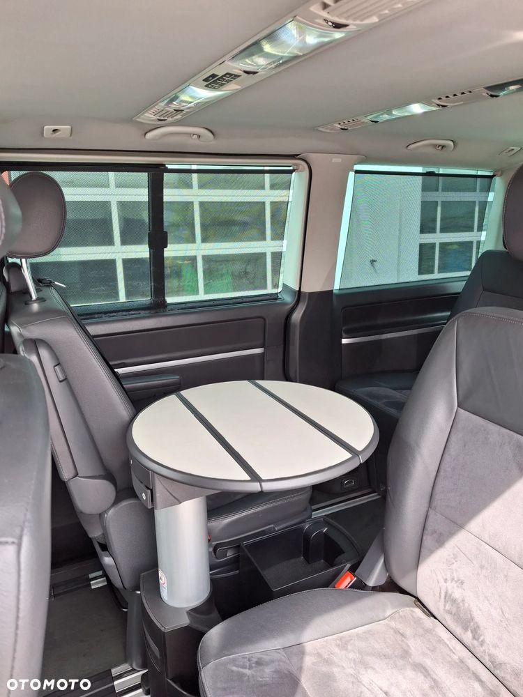 Volkswagen Multivan - 11