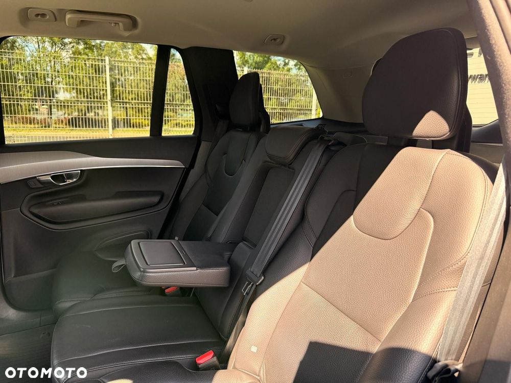 Volvo XC 90 - 32