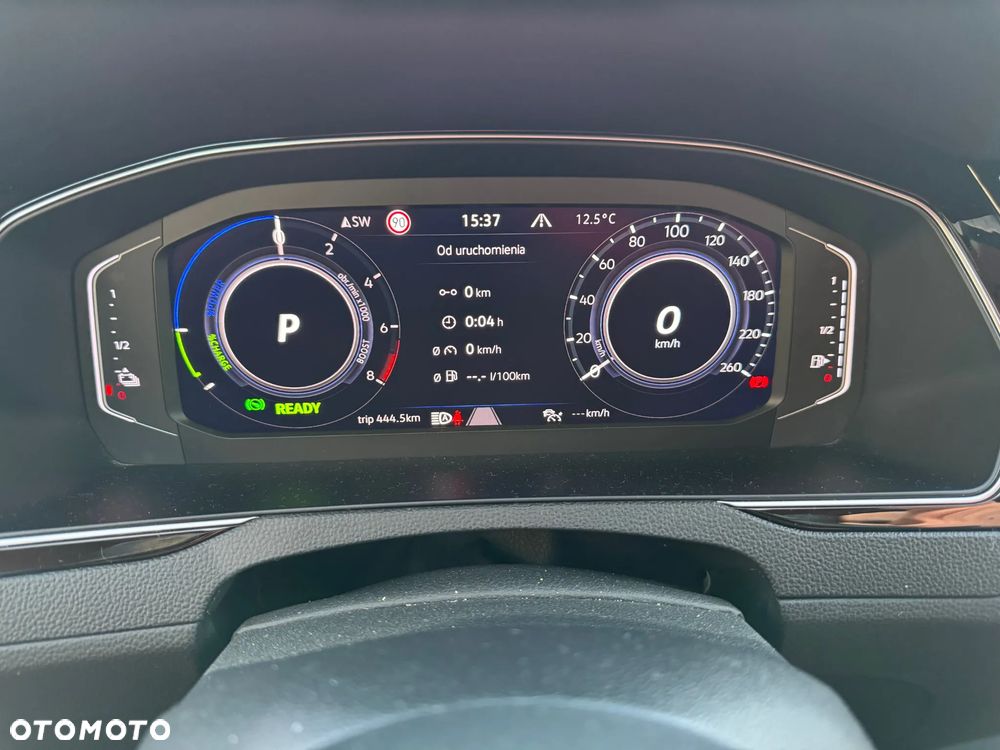 Volkswagen Passat - 17