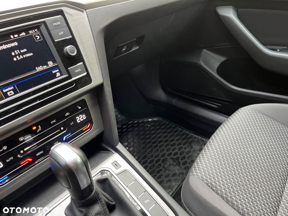 Volkswagen Passat 2.0 TDI EVO Essence DSG - 28