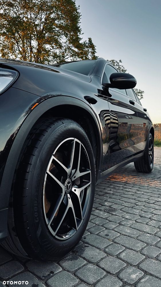 Mercedes-Benz GLC - 27