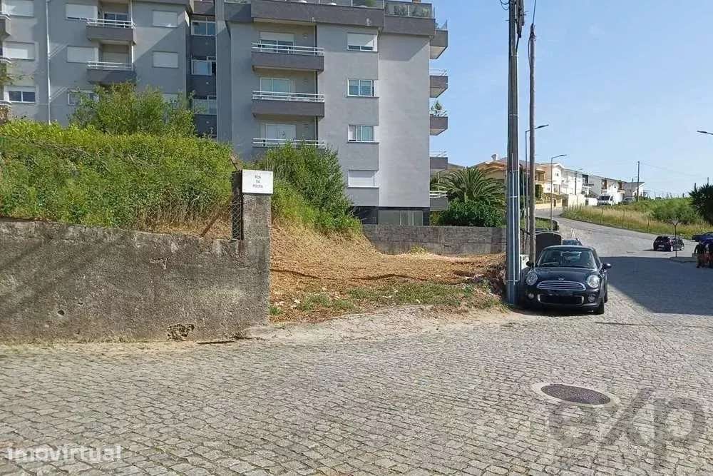 Terreno urbano para construção em Santo Tirso - Grande imagem: 2/16