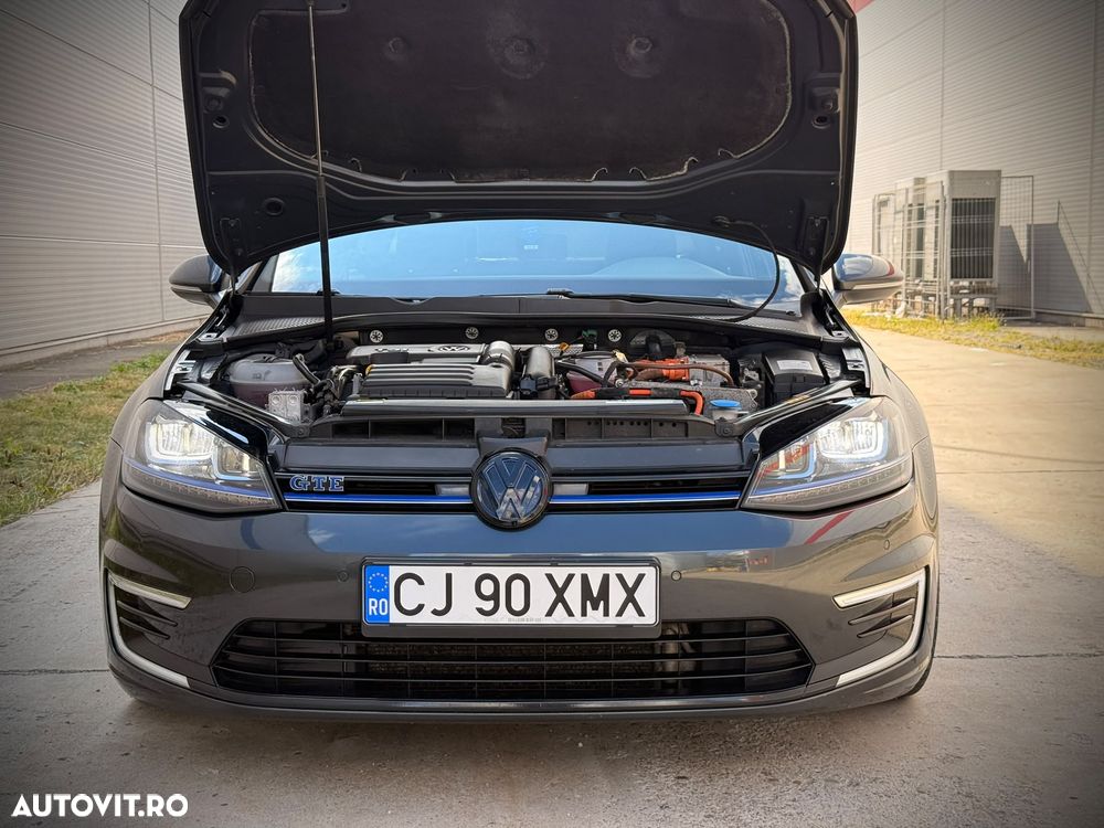 Volkswagen Golf - 24