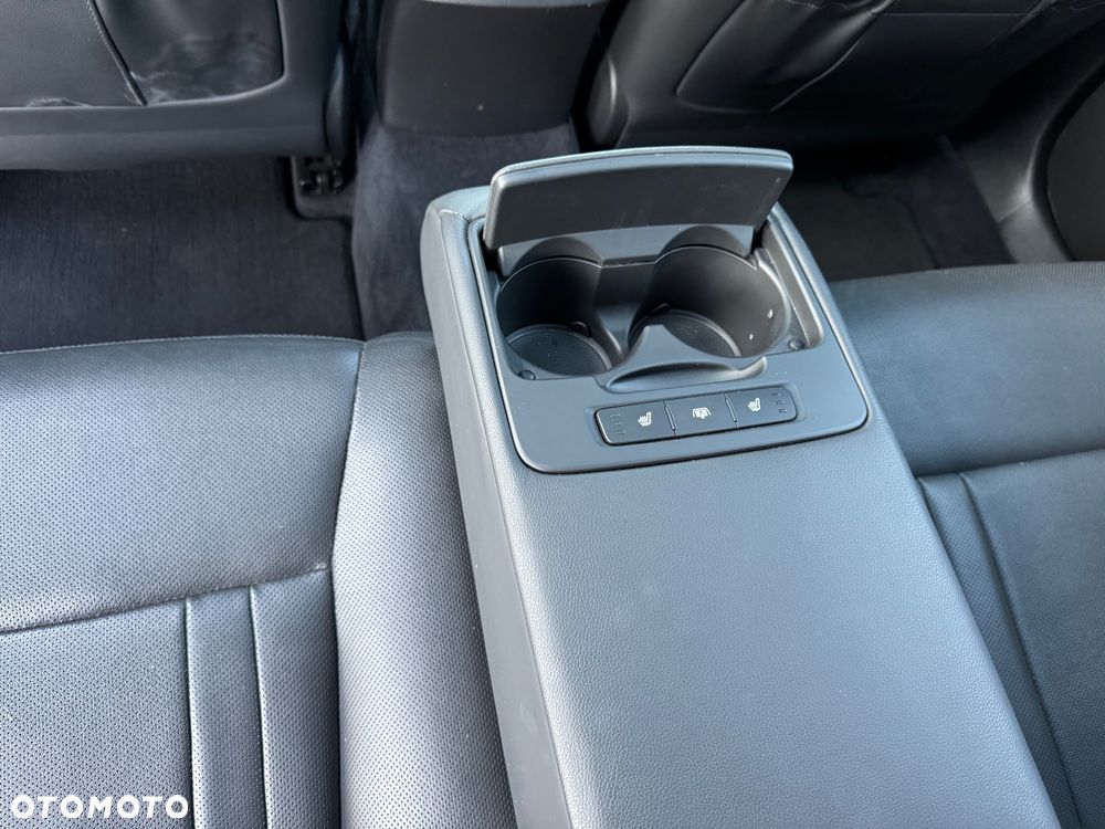 Hyundai Genesis - 23