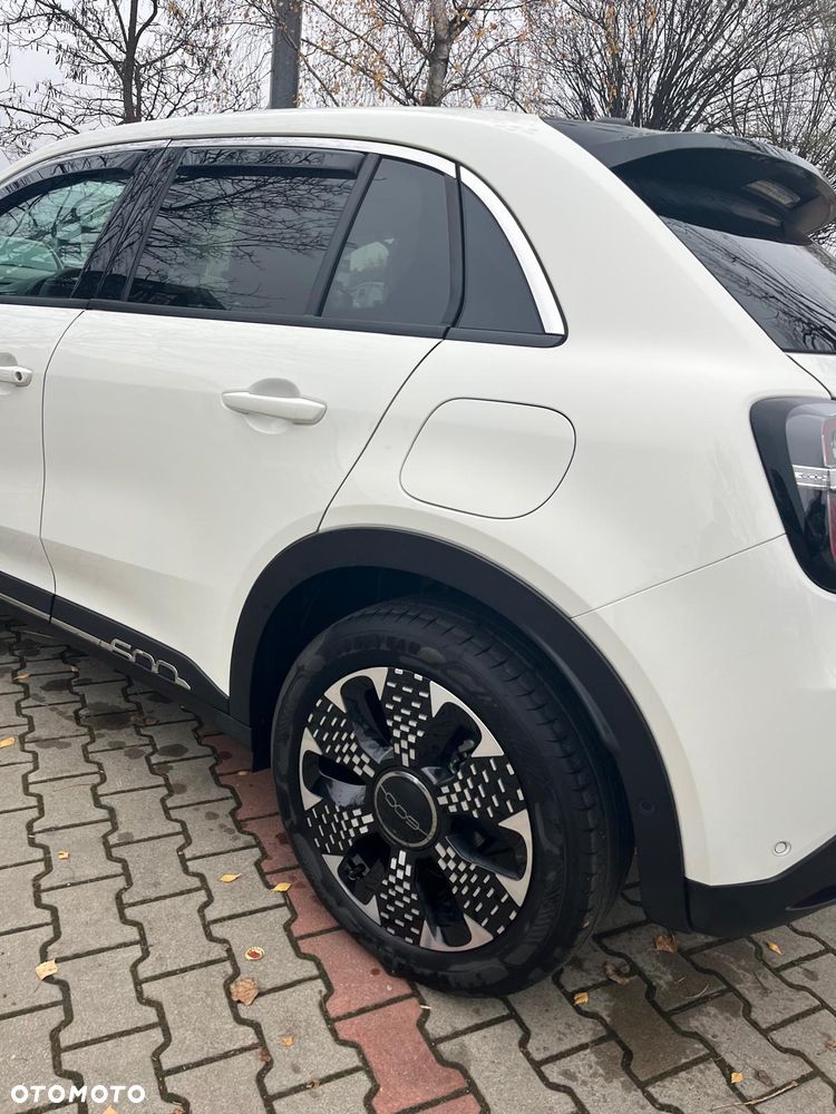 Fiat 600 1.2 Turbo La Prima eDCT - 4