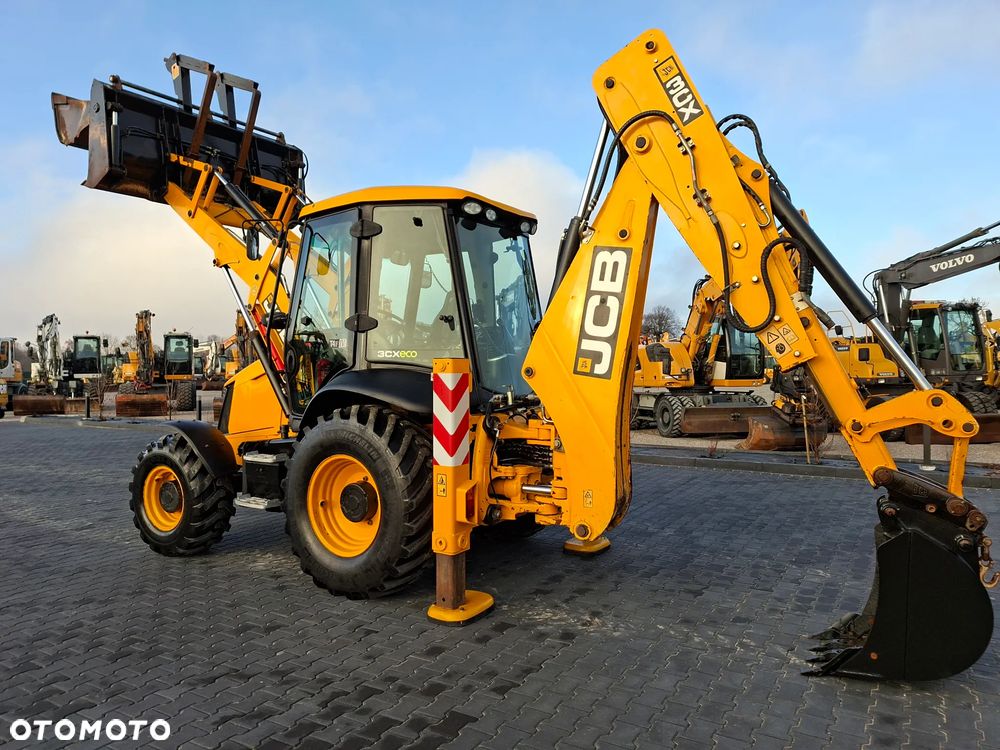 JCB 3CX Rok 2017 - 12