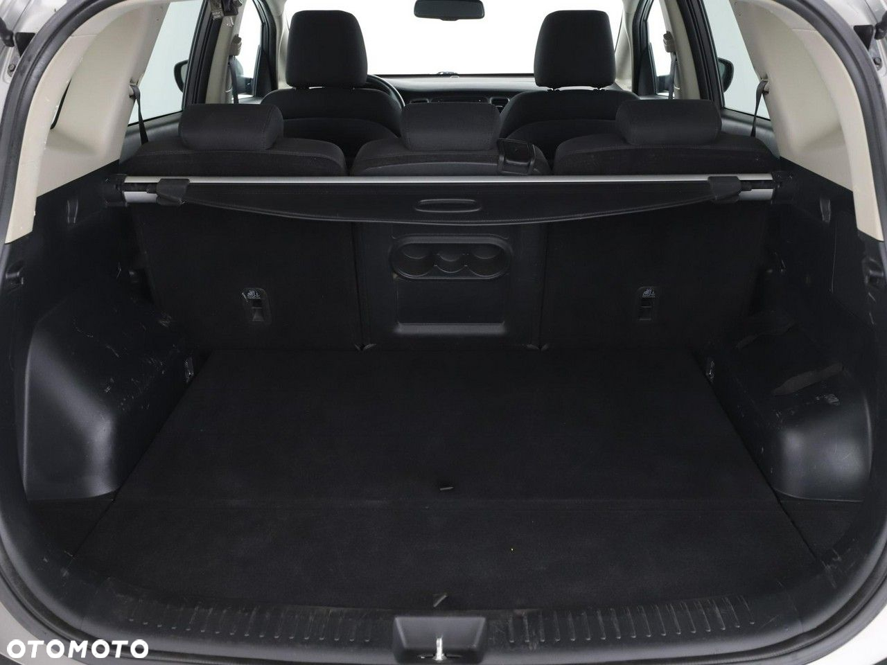 Kia Carens - 20