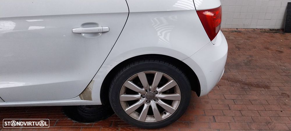 Audi A1 Sportback 1.6 TDI Admired - 3