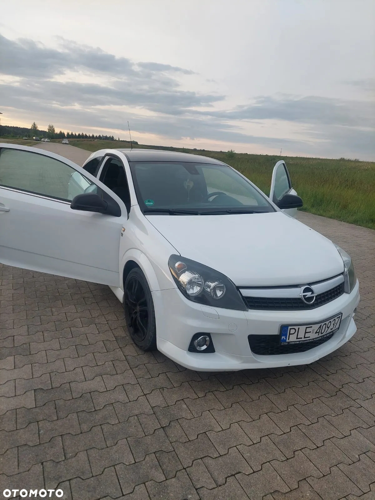 Opel Astra GTC 1.6 - 2