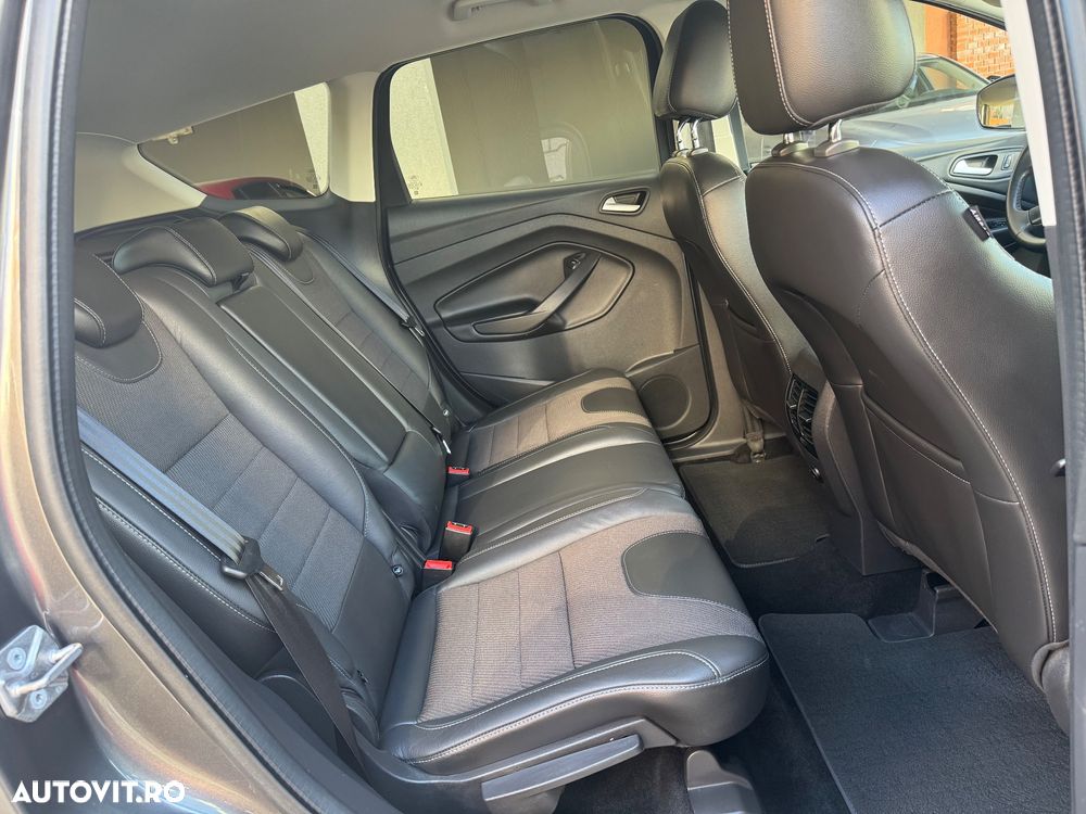 Ford Kuga 1.5 EcoBoost 2x4 Titanium - 12