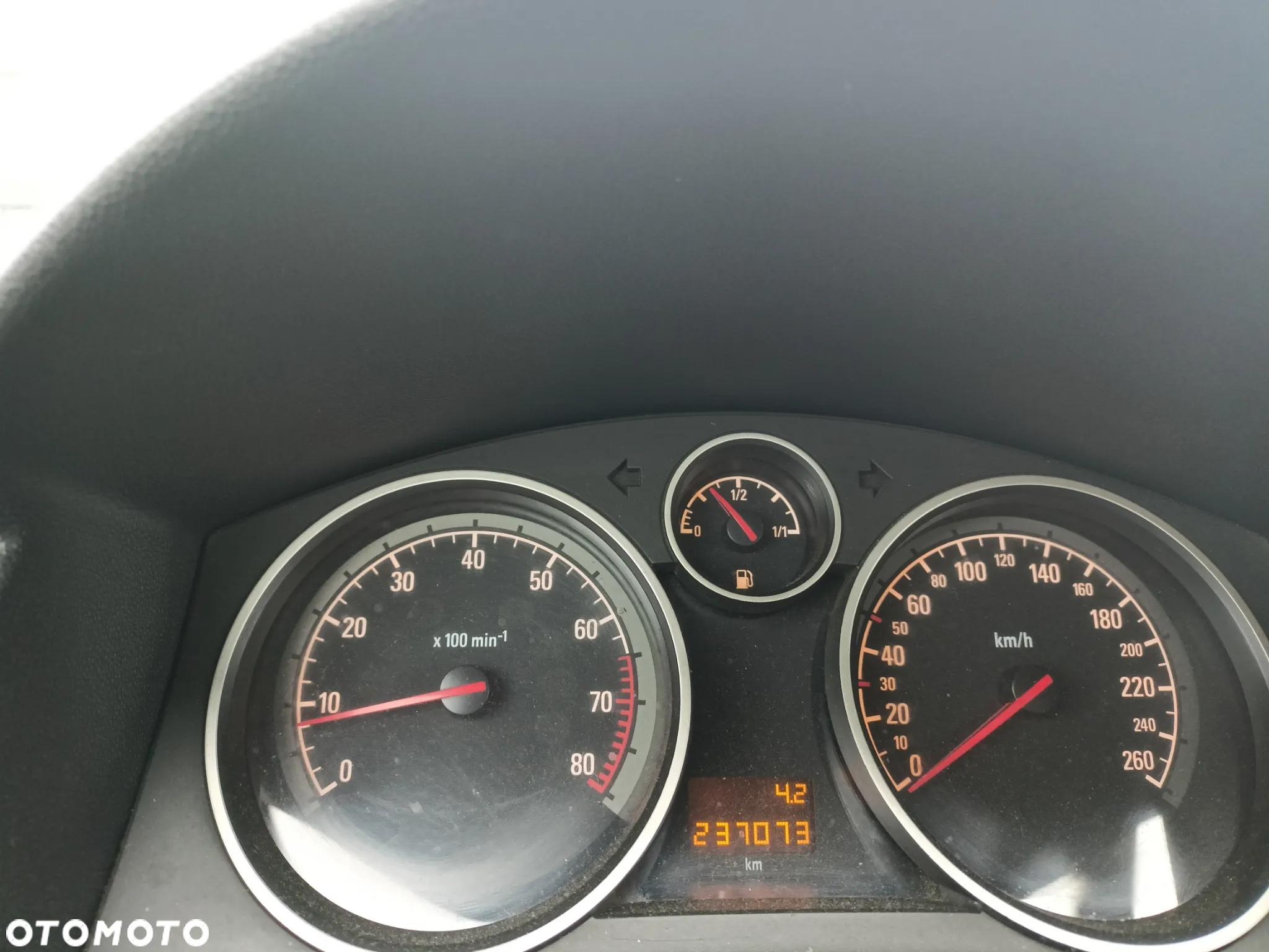 Opel Astra TwinTop 2.0 T Cosmo - 12