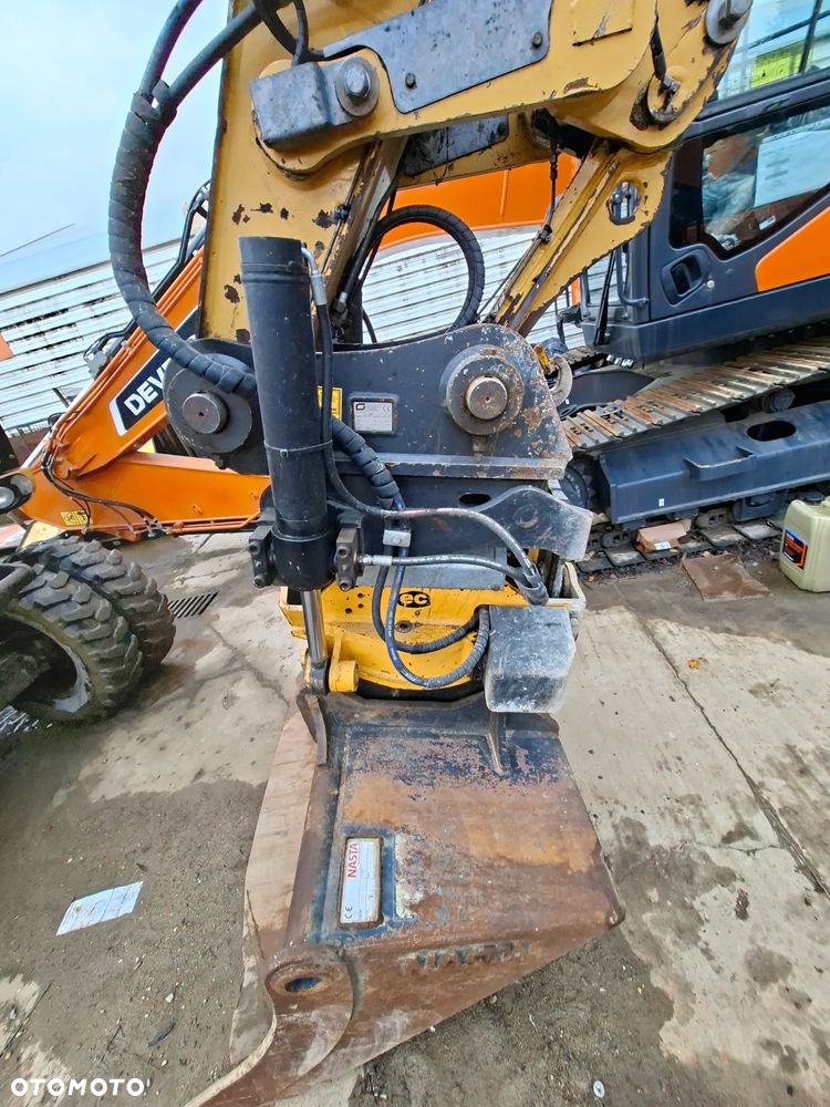 Caterpillar M313D - 11