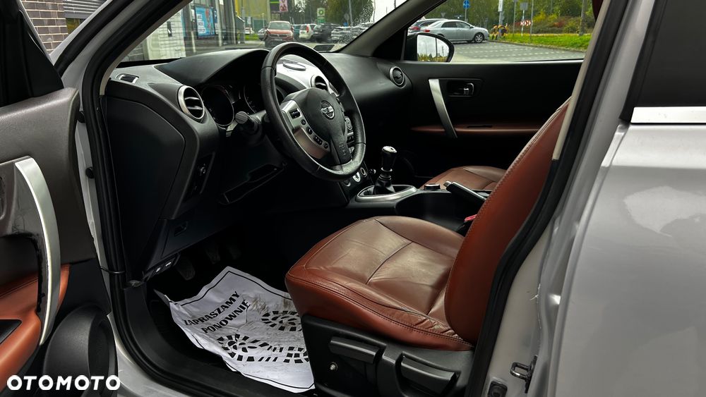Nissan Qashqai 2.0 dCi 4 x 4 DPF tekna - 26