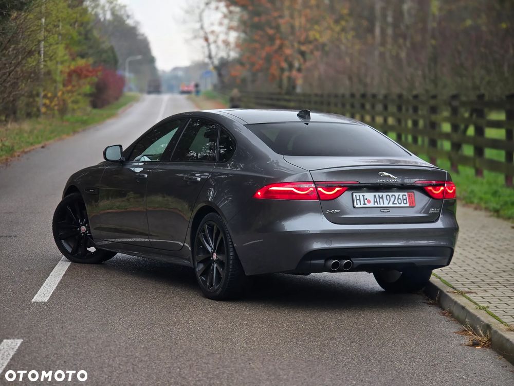 Jaguar XF 2.0 i4D AWD R-Sport - 3
