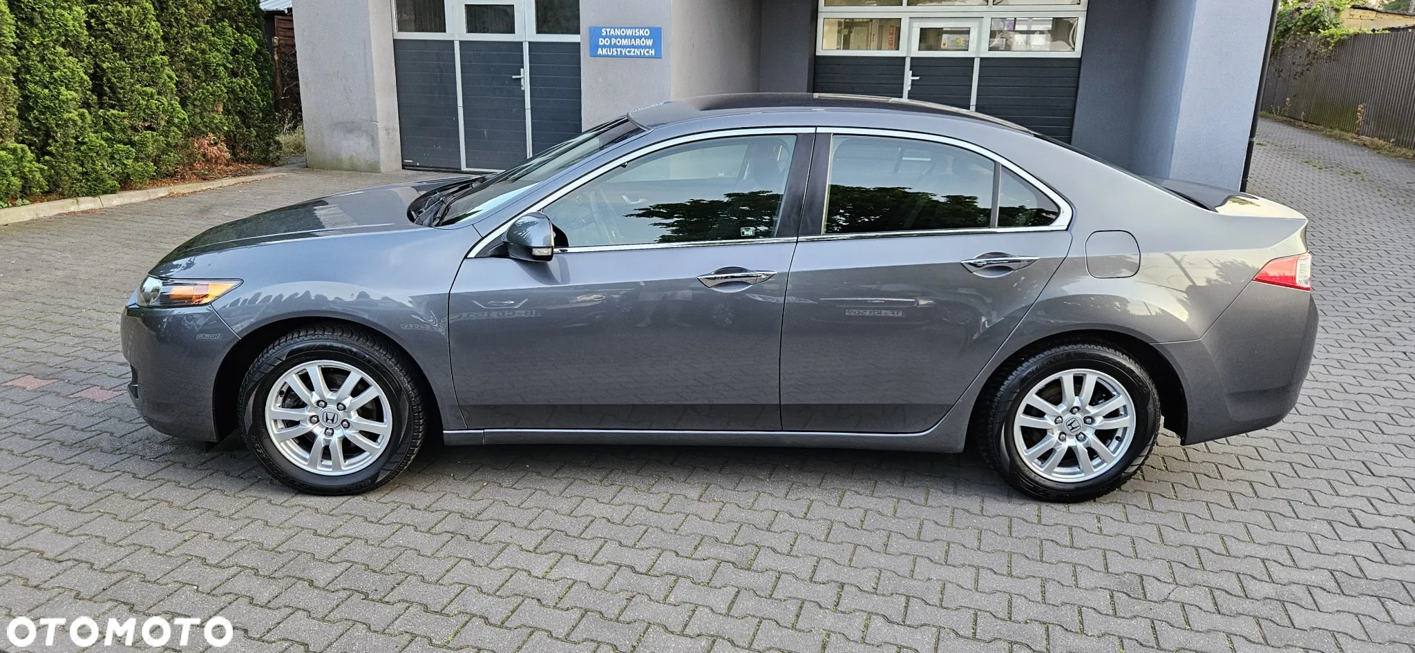 Honda Accord 2.0 Elegance 50 Jahre Edition - 10