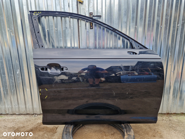 Audi A4 B9 8W Drzwi Prawe Przód Przednie