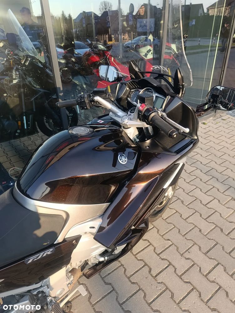 Yamaha FJR - 10