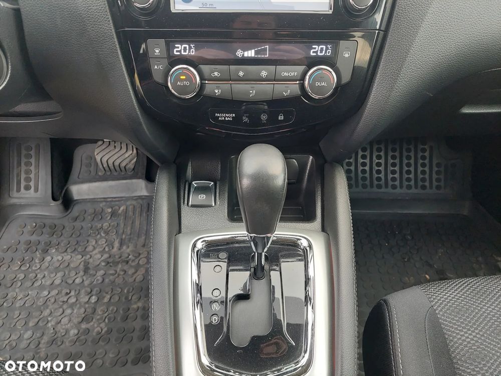 Nissan Qashqai 1.2 DIG-T Xtronic TEKNA+ - 26