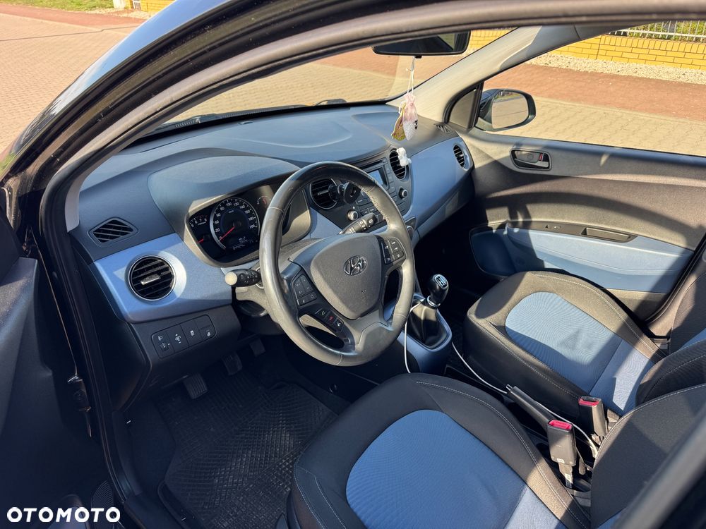 Hyundai i10 1.0 Fifa World Cup Edition - 3