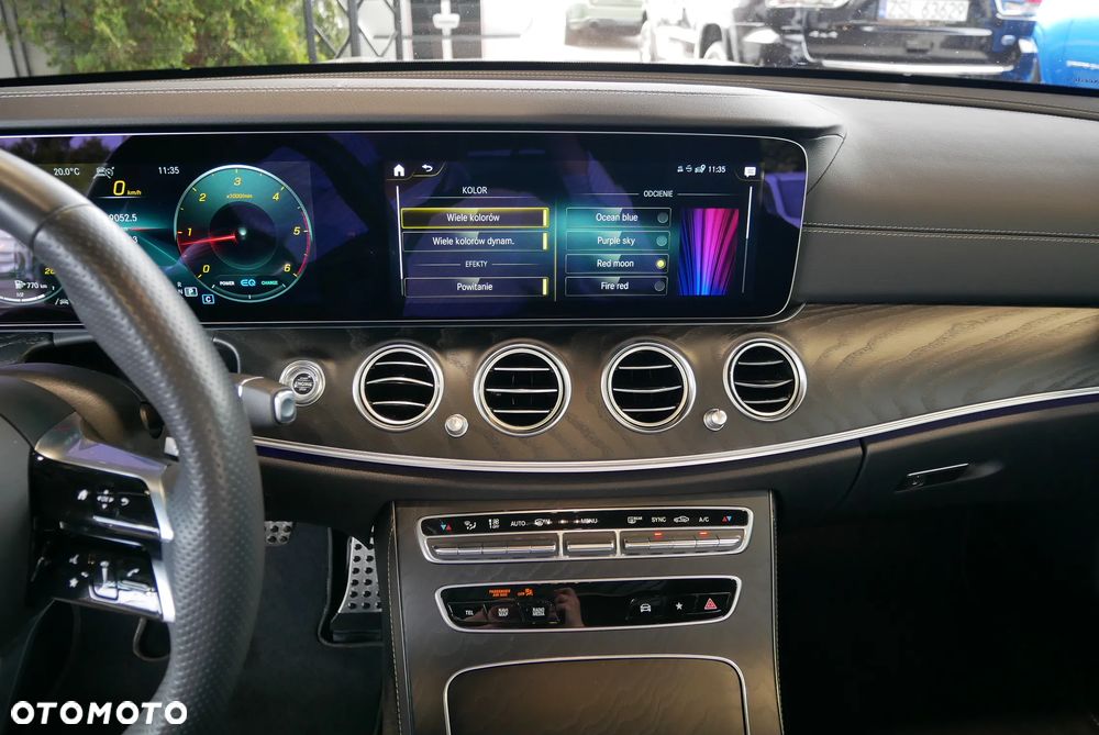 Mercedes-Benz Klasa E 220 d 4Matic 9G-TRONIC AMG Line - 25