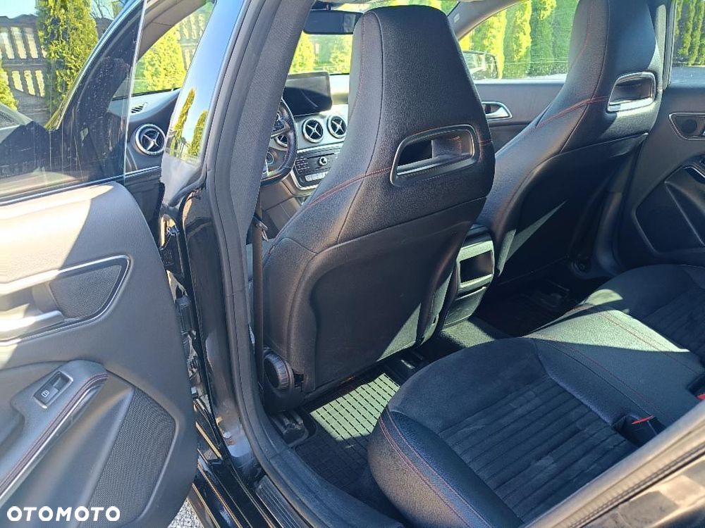 Mercedes-Benz CLA 200 7G-DCT AMG Line - 9