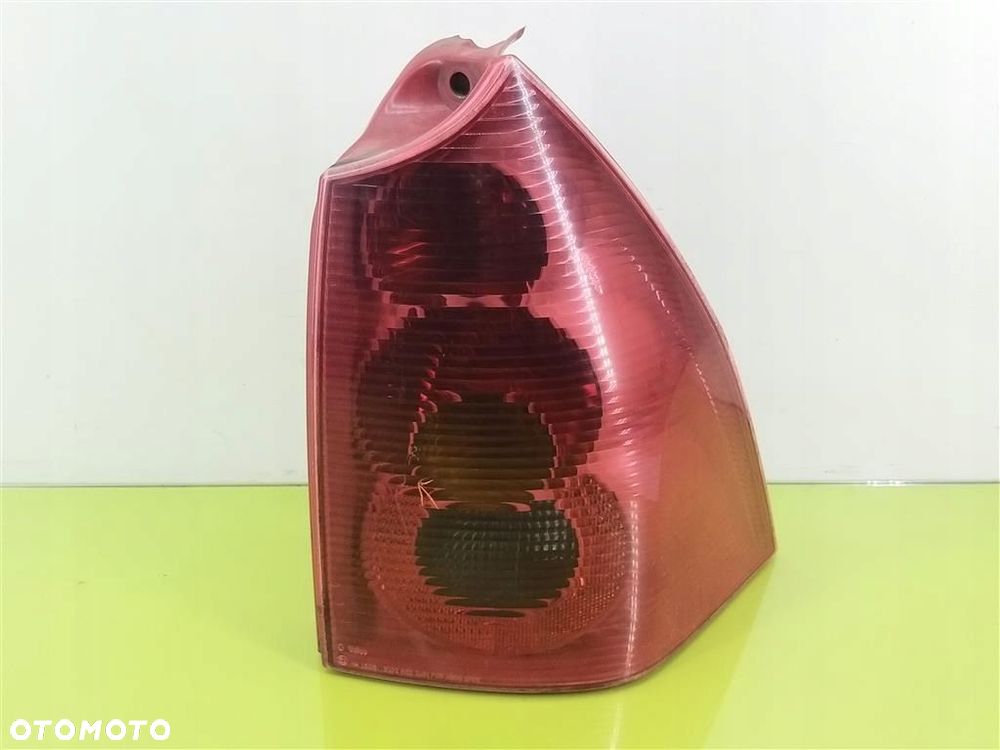 Lampa prawa tylna tył Peugeot 307  I 2001-2008 VALEO 5 DRZWI - 1