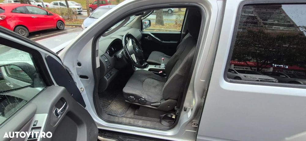 Nissan Pathfinder - 5