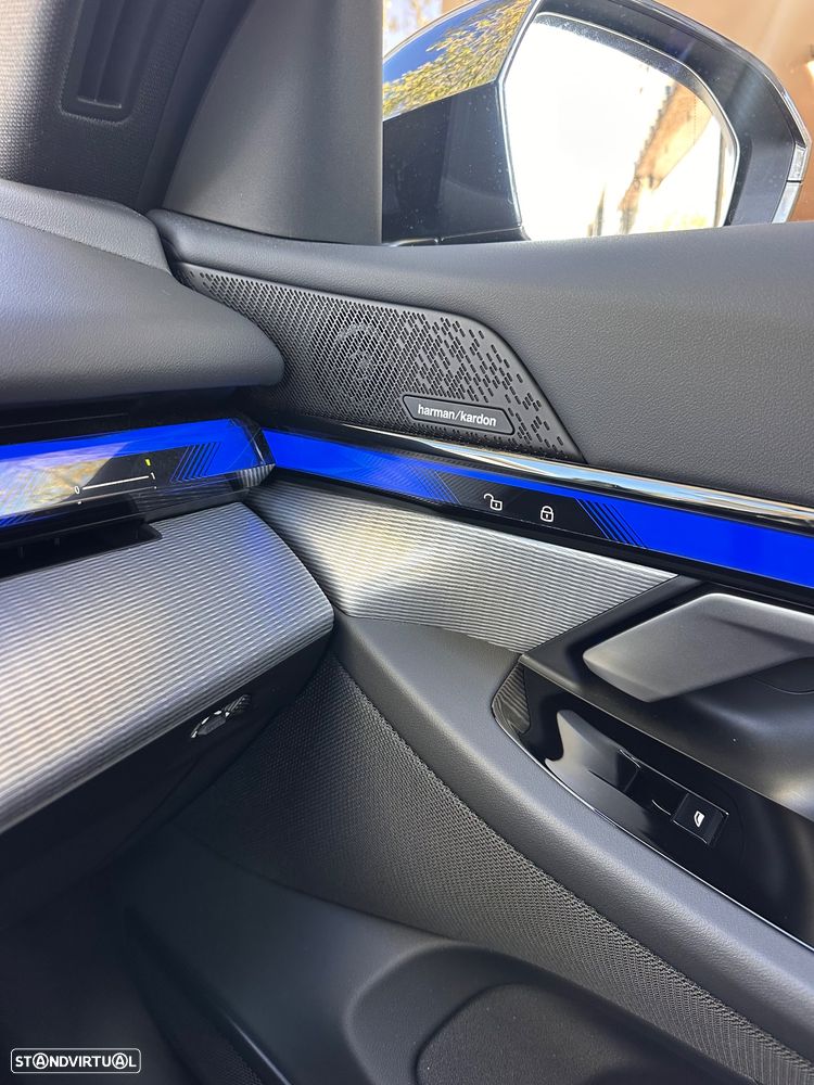 BMW i5 - 12