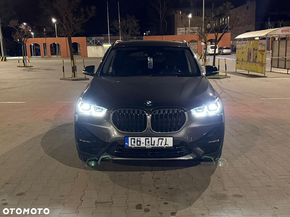 BMW X1 sDrive18i Sport Line - 1