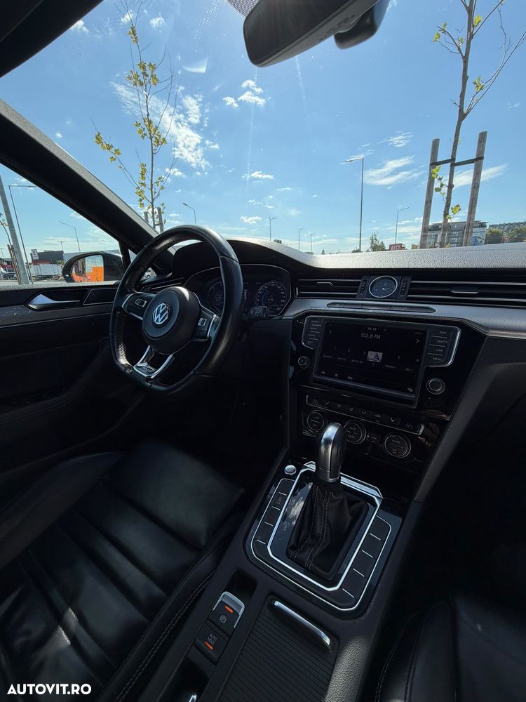 Volkswagen Passat - 16