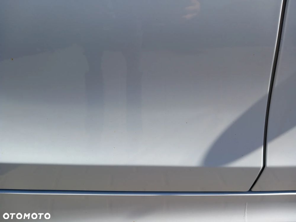 BMW E87 DRZWI PRAWE TYLNE PRAWY TYŁ KOLOR: 300 - 4
