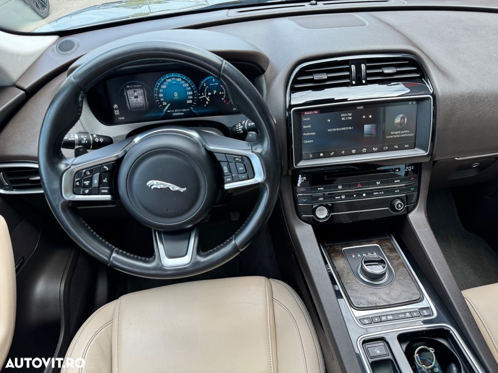 Jaguar F-Pace 20d AWD Prestige - 8
