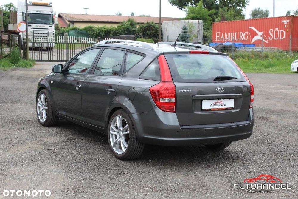 Kia Ceed - 4