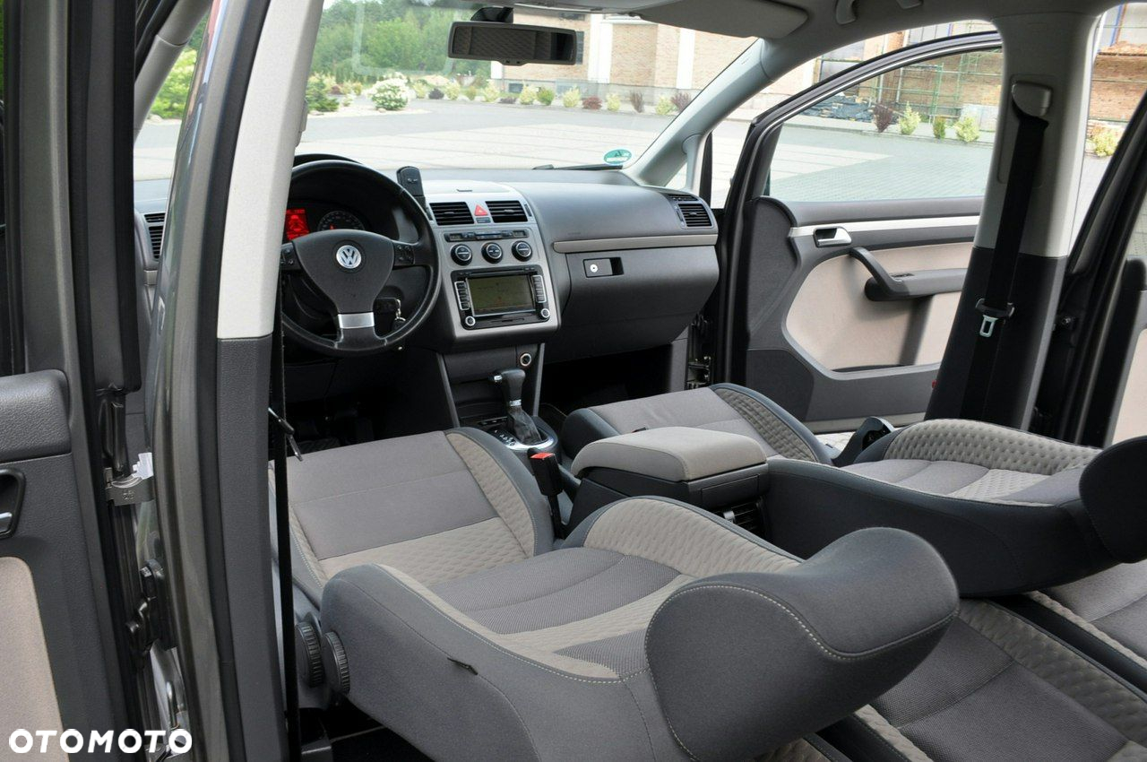 Volkswagen Touran - 29
