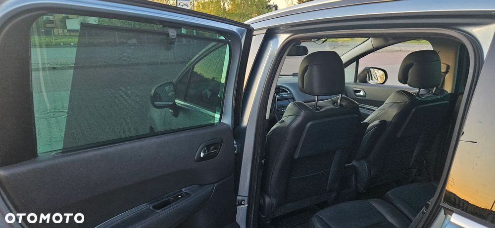 Peugeot 5008 2.0 HDi Premium + - 19