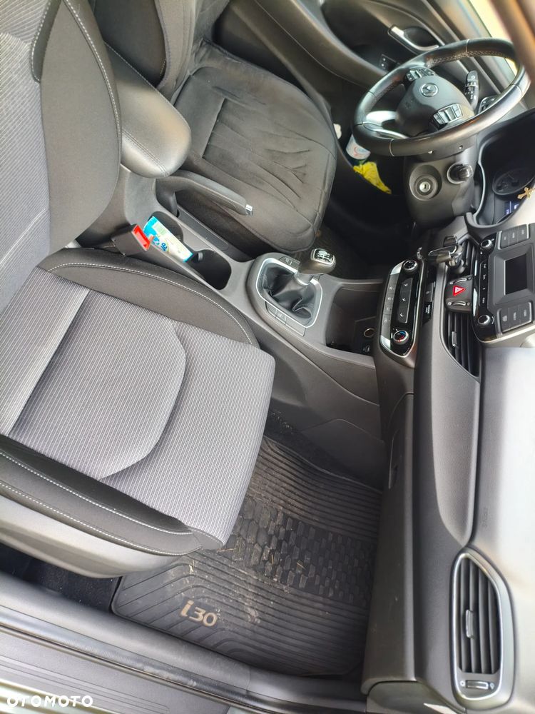 Hyundai i30 1.5 T-GDI 48V Classic + - 6