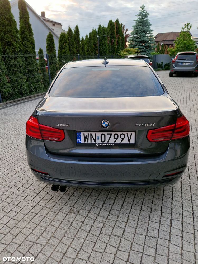 BMW Seria 3 330i xDrive - 6