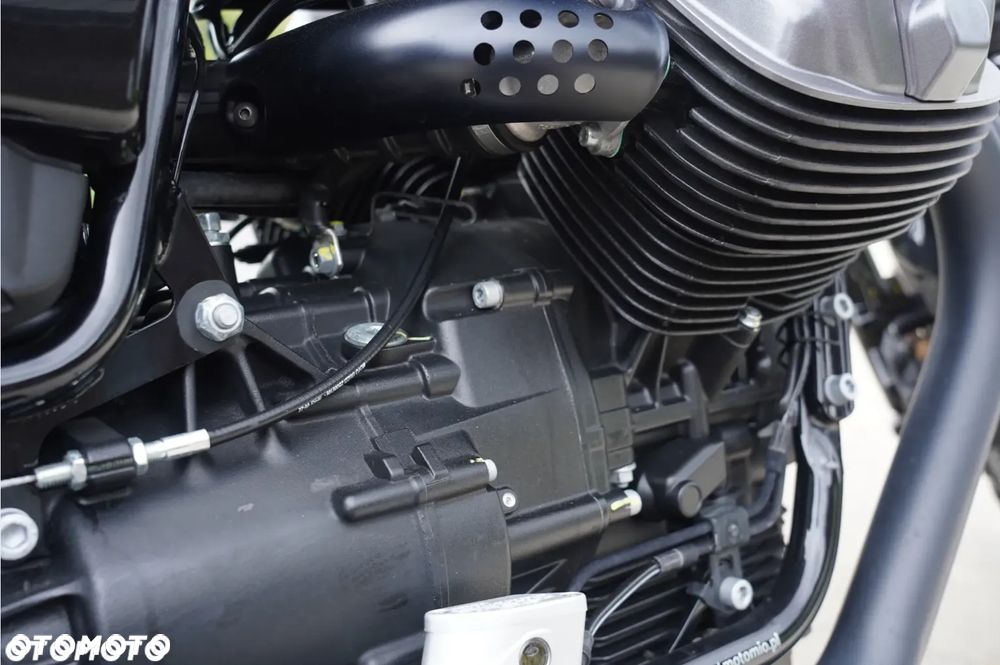 Moto Guzzi V7 - 16