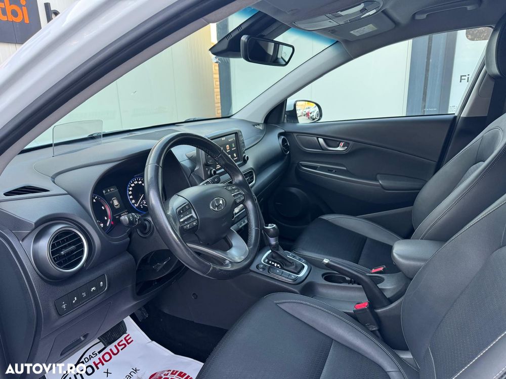 Hyundai KONA - 11