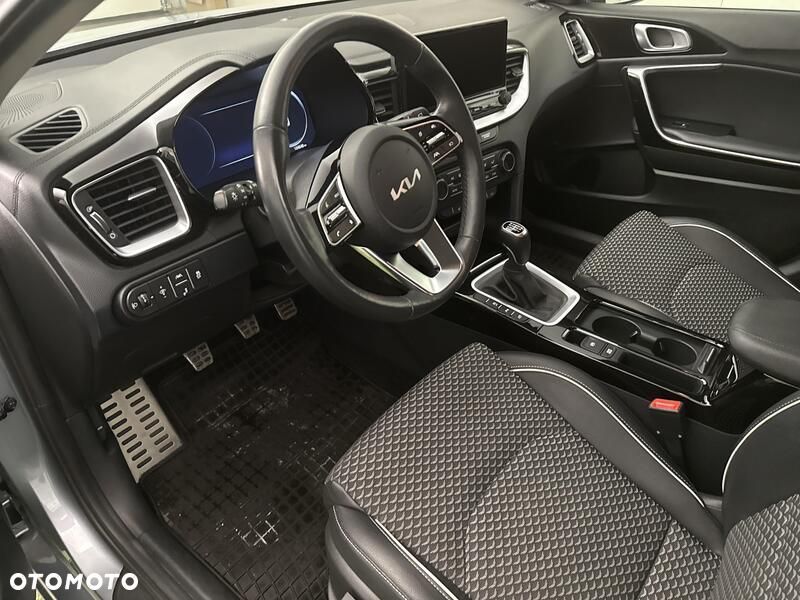 Kia Ceed 1.5 T-GDI Business Line Plus - 11