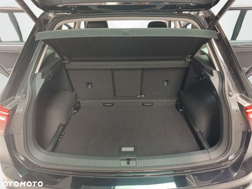 Volkswagen Tiguan - 36