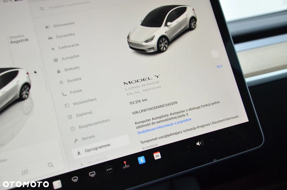 Tesla Model Y Long Range AWD - 17