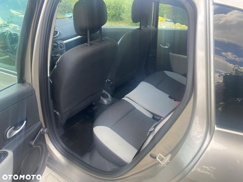 Renault Clio 1.2 16V Wind - 15