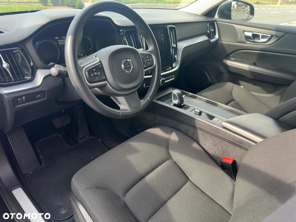 Volvo V60 B3 B Momentum - 6