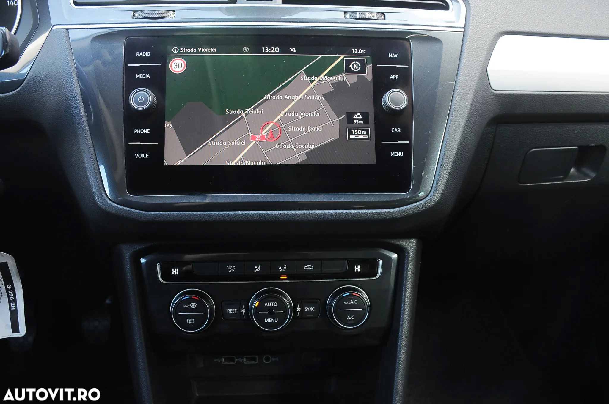 Volkswagen Tiguan 1.5 TSI ACT Comfortline - 13