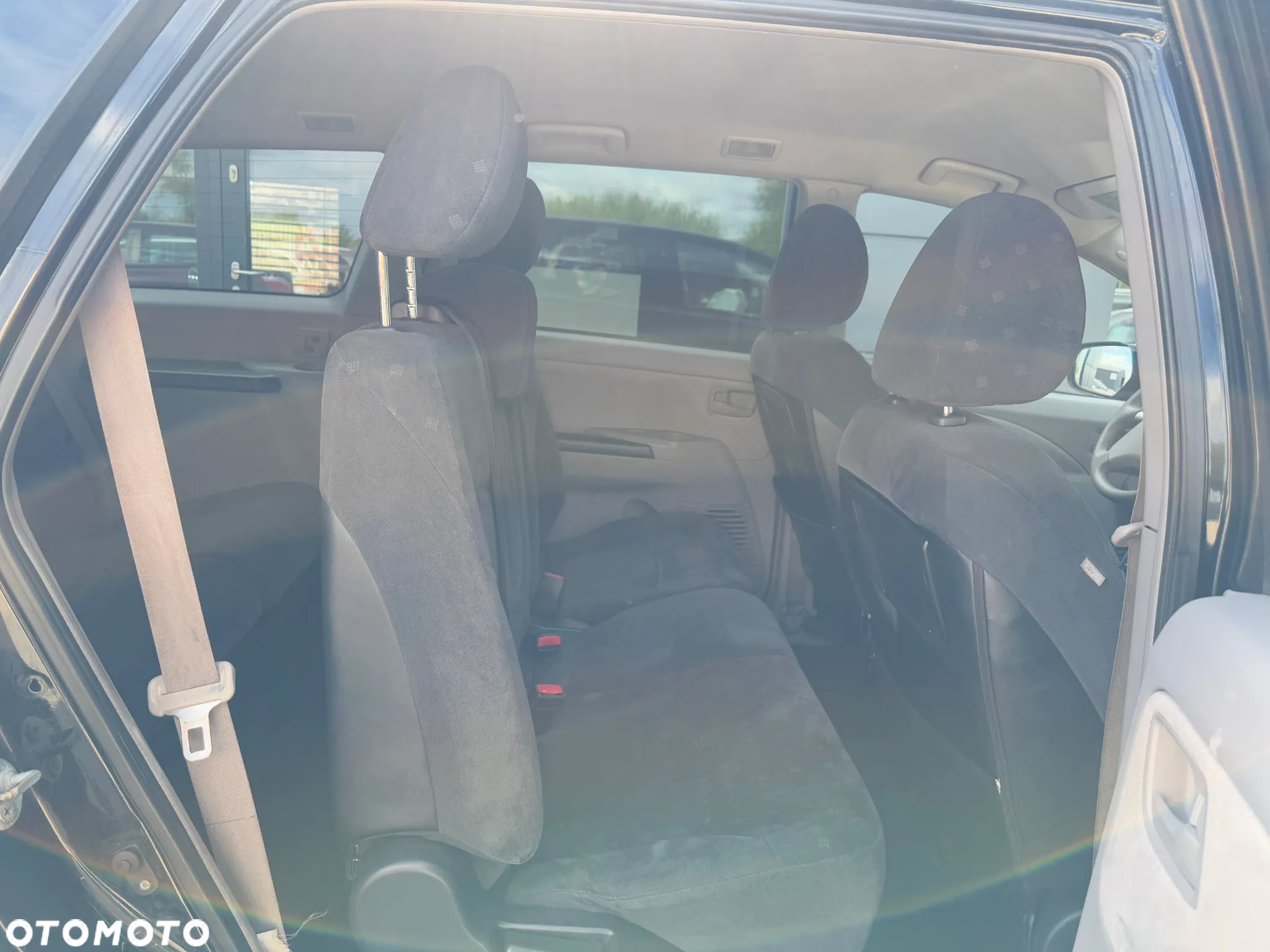Mitsubishi Grandis 2.4 Inform - 26