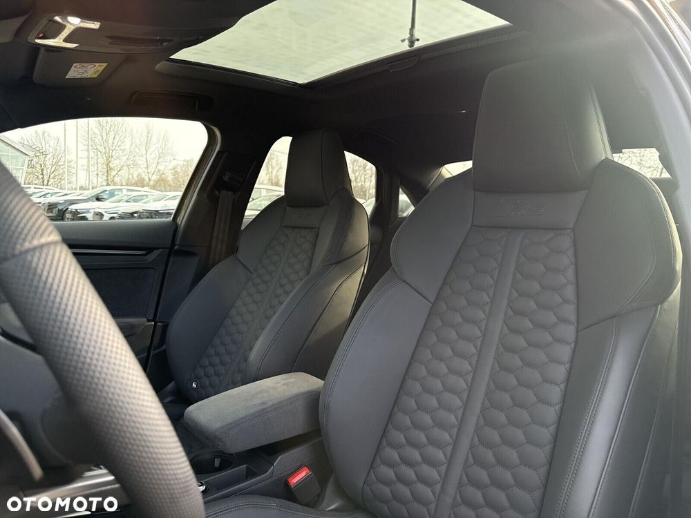 Audi RS3 Limousine - 10