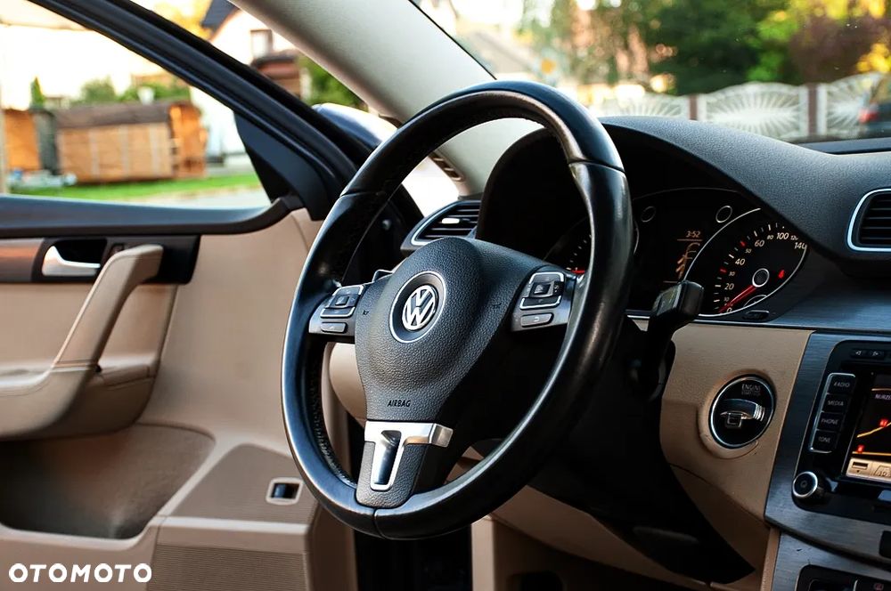 Volkswagen Passat 2.0 TDI 4Mot Highline - 24