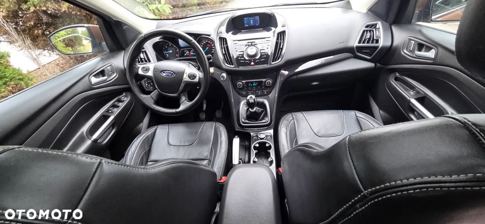 Ford Kuga 2.0 TDCi 2x4 Titanium - 34