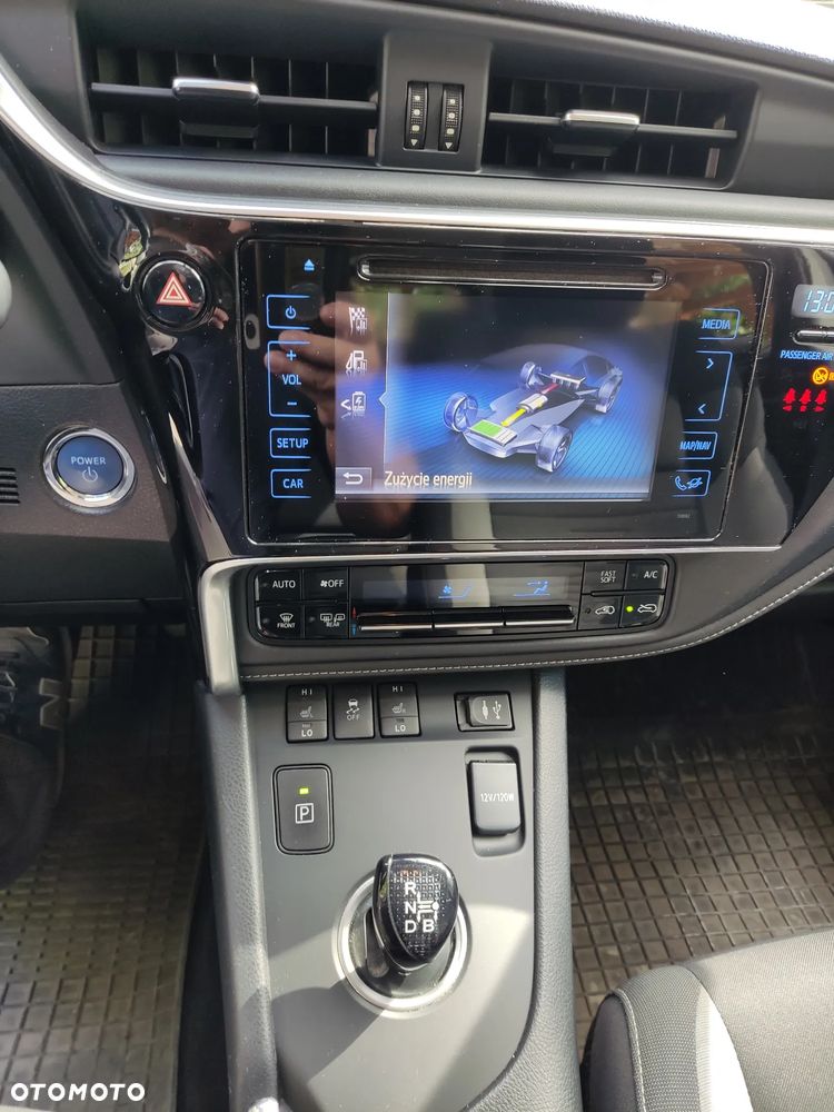 Toyota Auris Hybrid 135 Premium - 10